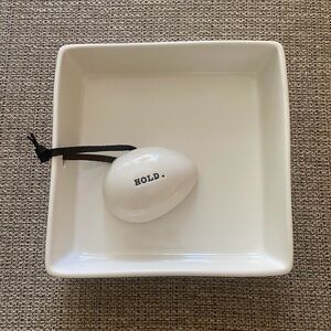 🍀Rae Dunn White Square Ceramic Napkin Holder with Decorative Egg